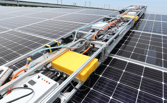 メガソーラーなら最新技術で確実に高速洗浄イメージ